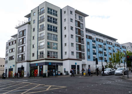 Epsom Surrey London UK, May 02 2021, Modern High Rise Apartment Block Inner City Architecture Building Exteriorのeditorial素材