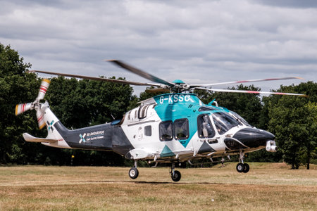 Epsom Surrey, London, July 02 2022, Emergency Respose Air Ambulance Taking Off From Epsom Downs Surreyのeditorial素材