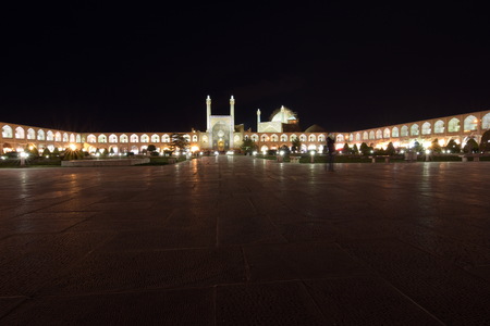 Naqsh-e Jahan Square yard, Bazaar,Esfahan, Iranのeditorial素材