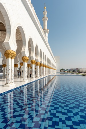 Sheikh Zayed Mosque, Abu Dhabi, United Arab Emirates, December 02, 2019, the view of the Mosque, there lot of visitors and tourist visit the Mosque every dayのeditorial素材