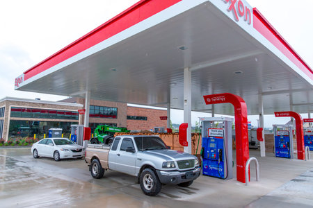 Maryville, Tennessee, United States â August 3, 2023: Horizontal shot of an Exxon Service Station convenience store under construction.のeditorial素材