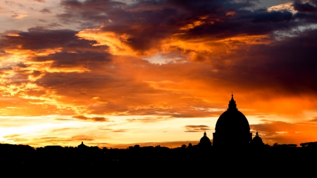 San Pietro Cathedral during sunset, Romeの写真素材