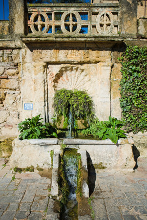 Fountain at the Alcazar de los Reyes Cristianos gardens, Cordoba, Spainのeditorial素材