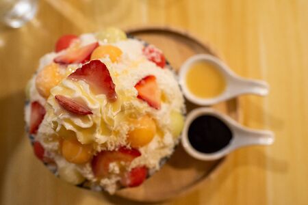 Bingsu total fruit, corner from the topの写真素材