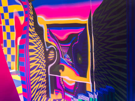 The Abstract of Illusion Caused by The Bending of The Glass