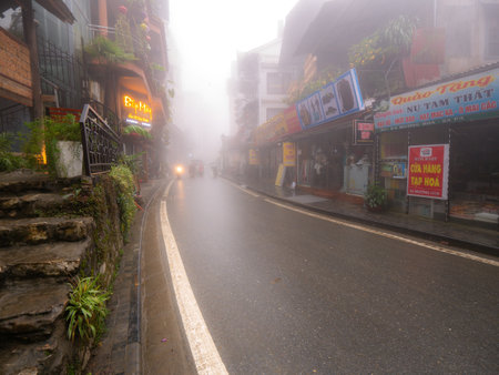 4 Dec'23 Lao Cai Province Sapa Vietnam : The Road on The Steep Hill Road on a Foggy Dayの写真素材