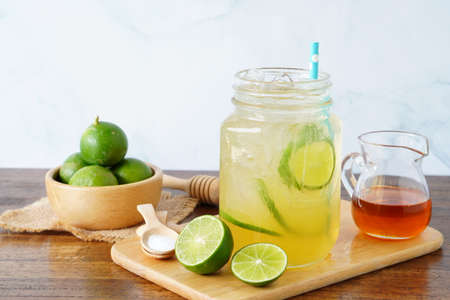 Honey and Salt Lemonade Drink, Healthy Lemonadeの写真素材