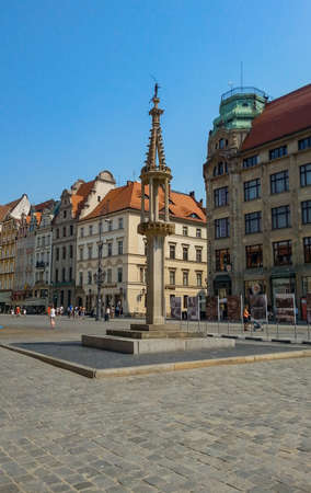 Wroclaw market square pillory statue at sunny dayのeditorial素材