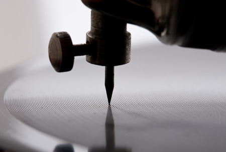old gramophone needle closeup playing vinyl recordの写真素材