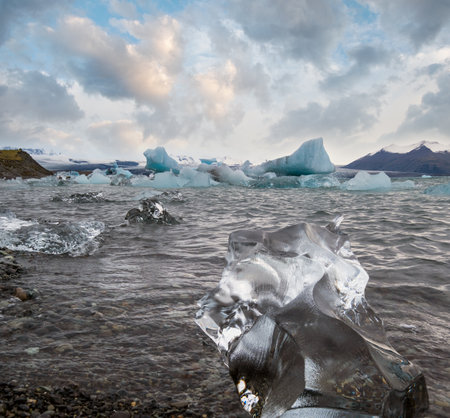Jokulsarlon glacial lake, lagoon with ice blocks, Iceland. Situated near the edge of the Atlantic Ocean at the head of the Breidamerkurjokull glacier, Vatnajokull icecap or Vatna Glacier.の写真素材