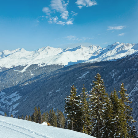 Winter mountain landscape. Kappl ski region in the Tyrolean mountains, Austria.の写真素材