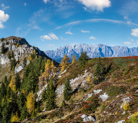 Sunny idyllic autumn alpine scene. Peaceful Alps mountain view from hiking path from Dorfgastein to Paarseen lakes, Land Salzburg, Austria. Picturesque hiking seasonal, nature beauty concept scene.の写真素材