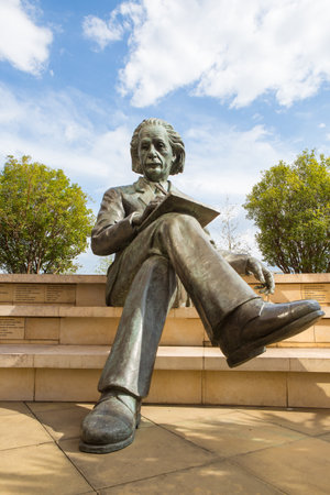 Sao Paulo, Brazil. November 17, 2017. Statue in honor of Albert Einstein in a hospital of the same name, Sao Paulo, Brazil.のeditorial素材