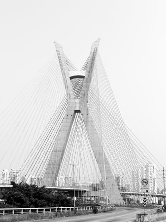 Ponte Estaiada-The Octavio Frias de Oliveira bridge is a cable-stayed bridge in Sao Paulo, Brazil over the Pinheiros River, opened in May 2008.の写真素材