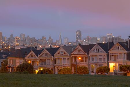 マス目の写真 イラスト素材一覧 3 146 168件 ストックフォトのamanaimages Plus