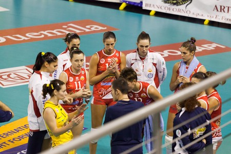 PISA, ITALY - OCTOBER, 31: Volleyball Italian Women A2 League, Chieri vs Biancoforno Santa Croce at PalaParenti on Oct 31 2010, Pisa, Italyのeditorial素材
