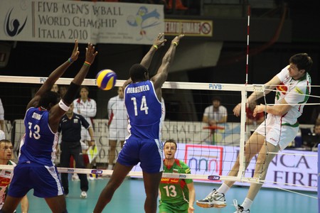 FLORENCE, ITALY - OCTOBER, 06, 2010: FIVB Men's Volleyball World Championship, Bulgaria vs Cuba at Nelson Mandela Forum on Oct 06 2010, Florence, Italyのeditorial素材