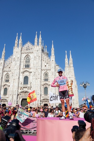 MILANO, ITALY - MAY 29: Alberto Contador with Pink Jersey wins the Giro d'Italia of 2011 on May 29, 2011 in Milano, Italyのeditorial素材
