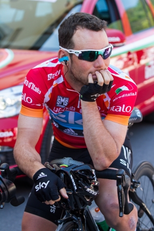 SERAVEZZA, LUCCA, ITALY - MAY 17: Mark Cavendish, Team Sky, before the 12th stage of 2012 Giro d'Italia on May 17, 2012 in Seravezza, Lucca, Italyのeditorial素材