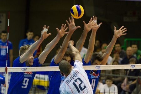 FLORENCE, ITALY - MAY 19: Italian block in action during a World League match between Italy and France at Mandela Forum, Florence, Italy on May 19 2012のeditorial素材