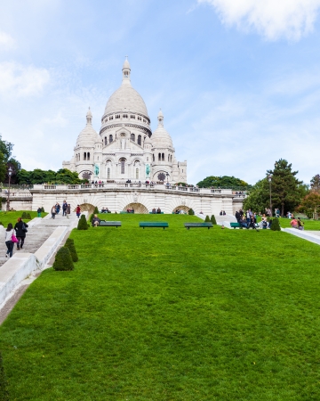PARIS, FRANCE - OCTOBER 2  Sacre Coeur Cathedral in Montmartre District on October 2, 2012 in Paris, France のeditorial素材