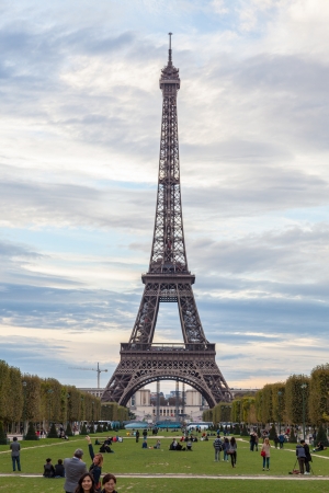 PARIS, FRANCE - OCTOBER 1  Tour Eiffel and Champs de Mars in Paris on October 1, 2012 in Paris, France のeditorial素材