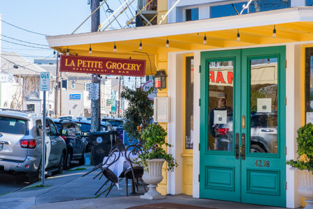 NEW ORLEANS, LA, USA - FEBRUARY 19, 2022: La Petite Grocery Restaurant and Bar on Magazine Streetのeditorial素材
