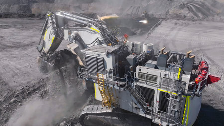 Copper mineral extraction and loading process using mining machinery