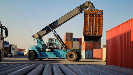 Container handling process with telescopic mobile cranes on logistics platforms