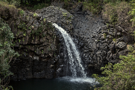 Water stream on rocky wall
の写真素材