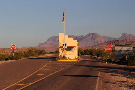Western entrance to Big Bend National Park, Texasのeditorial素材