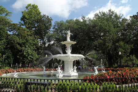 SAVANNAH, GA â JULY 23: A popular attraction on the north end of Forsyth Park is the ornate fountain that was built in 1858, just prior to the Civil War July 23, 2017 in Savannah, GAのeditorial素材