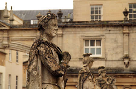 Statues of legendary Roman leaders adorn the Roman Baths in the medieval town of Bath, Englandのeditorial素材