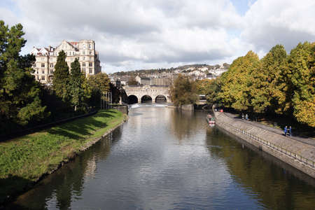 Pulteney Bridge crossing the river avon in Bath, Somerset, Englandの写真素材
