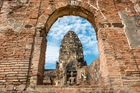 Buddha statue at Phra Prang Sam Yot temple in Lopburi, Thailand の写真素材