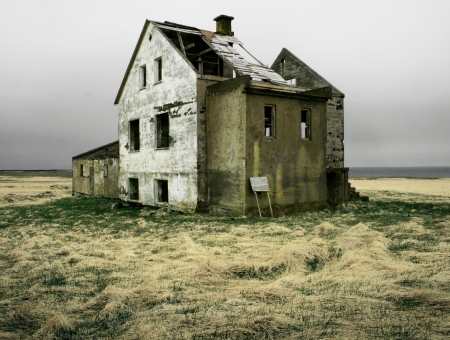 Abandoned Icelandic Houseの写真素材