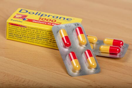 Paris, France - January 2020 : Box of doliprane, a paracetamol-based analgesic commonly used for pain and headaches.のeditorial素材