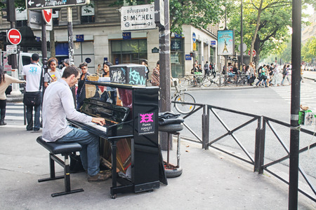 France Street Performerのeditorial素材