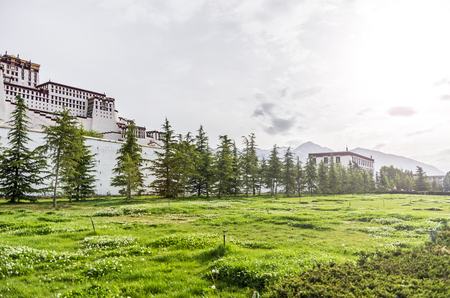 Potala Palace in Lhasa ( Tibet ) with beautiful skyのeditorial素材