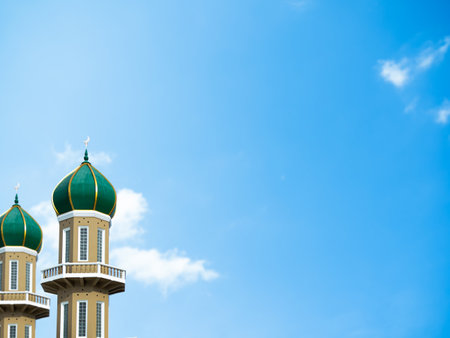 Mosque Dome Sheikh Ramadan Grand Uae on Blue Sky Background, Arab Emirates Islamic Architecture Islam Eid Masjid Mubarak Building, Istanbul Turkish Greeting Namaz God, Muhammad Arabia Arab Allah.の写真素材