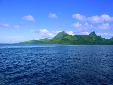 Ocean view of the Island of Moorea (French Polynesia)