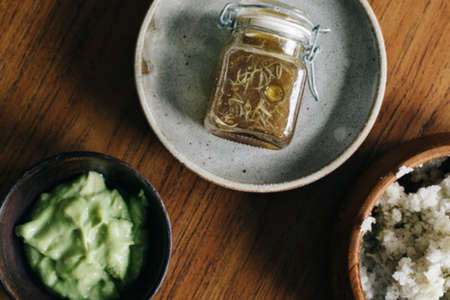 A closeup shot of honey in a jarの写真素材