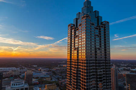 A high angle shot of a high-rise building in Atlanta under the beautiful blue sky in the eveningのeditorial素材