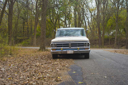 WAYNE, UNITED STATES - Nov 06, 2019: 1972 Ford f100 pickup truckのeditorial素材