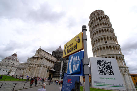 the turism in Italy, Pissa towerのeditorial素材