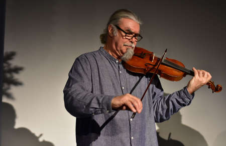 FROME, SOMERSET, UNITED KINGDOM - Dec 12, 2019: Peter Knight and John Spiers in performance at Rook Lane Chapel, Frome, Somerset, England. 12 December 2019.のeditorial素材