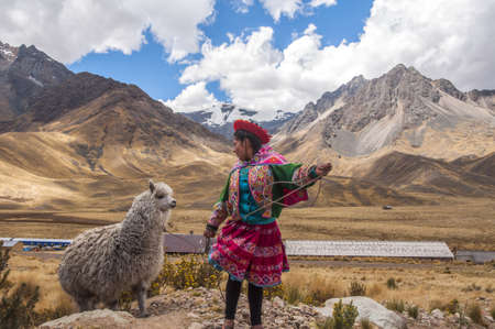 CUSCO, PERU, PERU - Sep 25, 2013: Peru is as complex as its most intricate and exquisite weavings. The urban vanguard fuels innovation and nature bestows splendid diversity.のeditorial素材