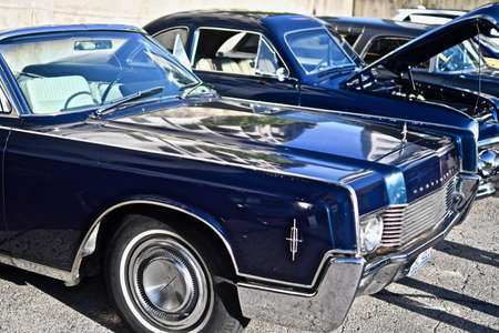 DOWNERS GROVE, UNITED STATES - Jun 07, 2019: The blue Lincoln continental mark v during the Downers Grove Car Show - Friday Night Lightsのeditorial素材