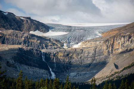 A mesmerizing shot of Canadian Rockiesの写真素材