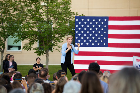 ST PAUL, UNITED STATES - Aug 19, 2019: Elizabeth Warren holds rally at Macalester College promoting her presidential campaignのeditorial素材